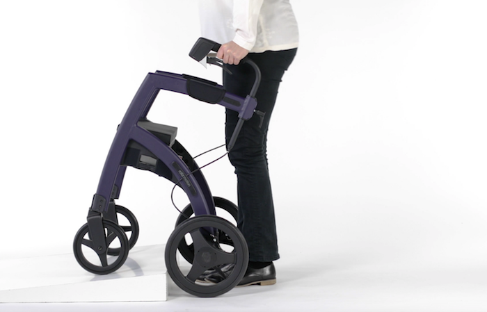 Rollz Motion Rollator über Schwellen